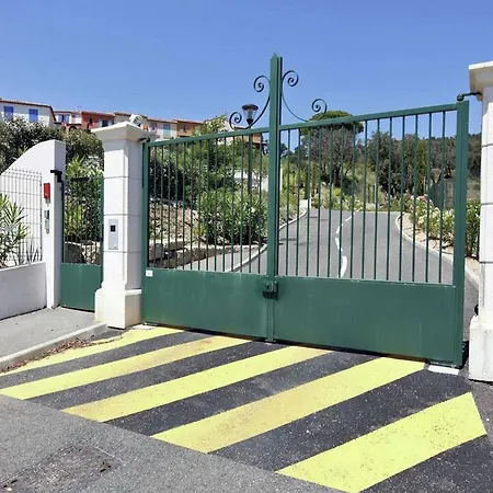 別荘 Luxurious In Les Issambres With Swimming Pool La Garonnette-Plage